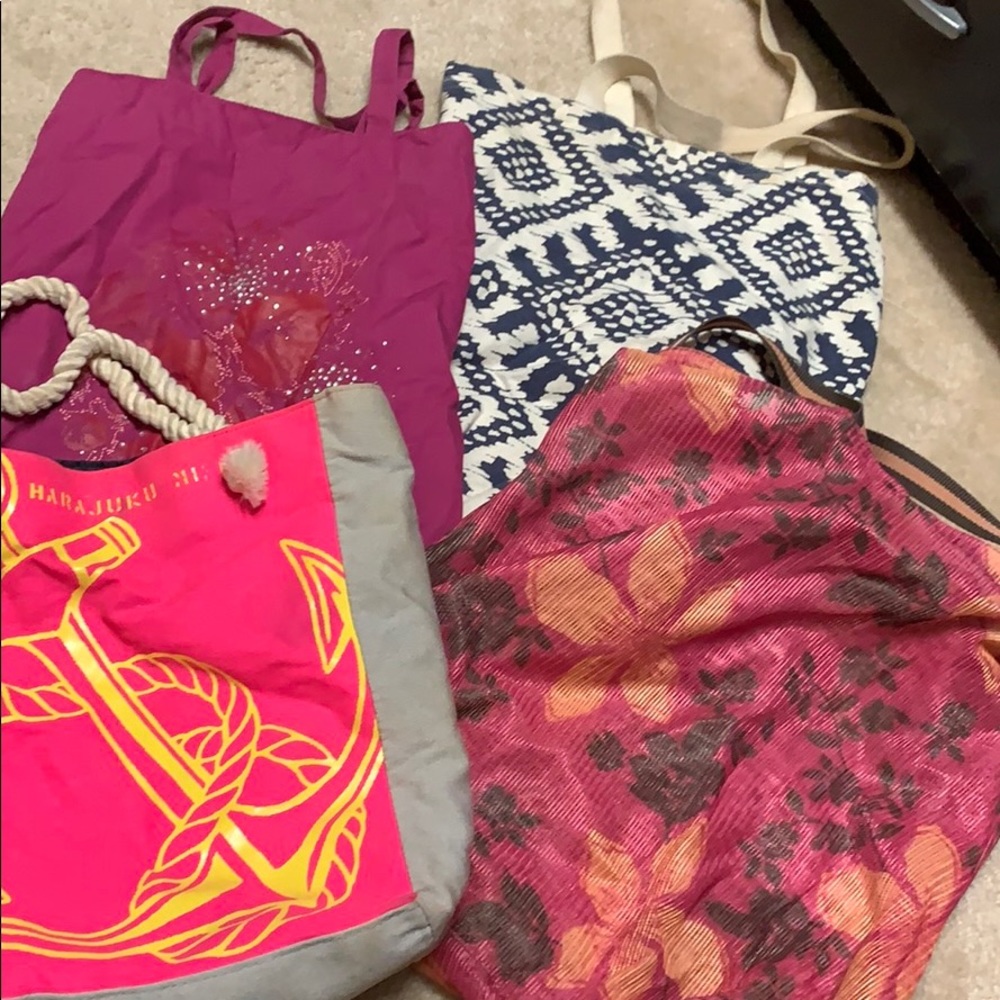 FREE WITH PURCHASE! Set of 4 beach bags